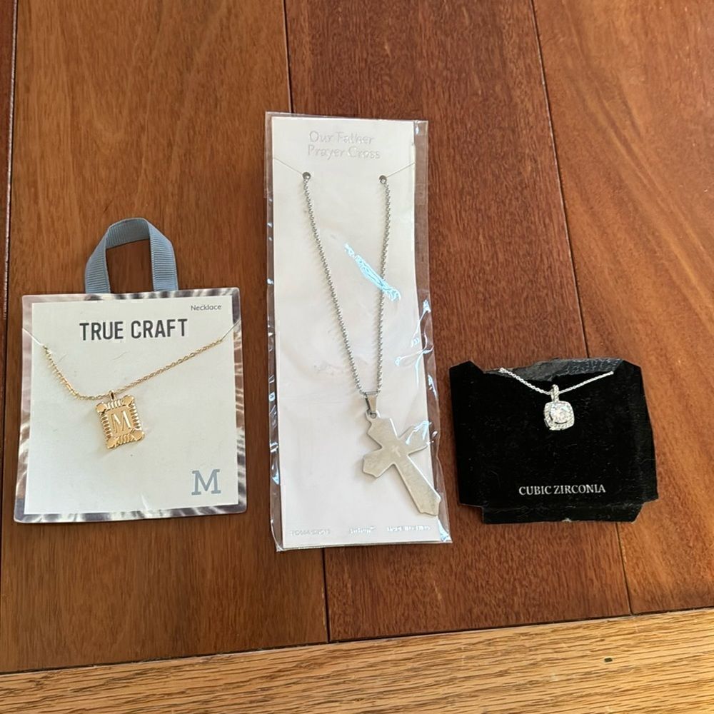 NWT Set of 3 necklaces